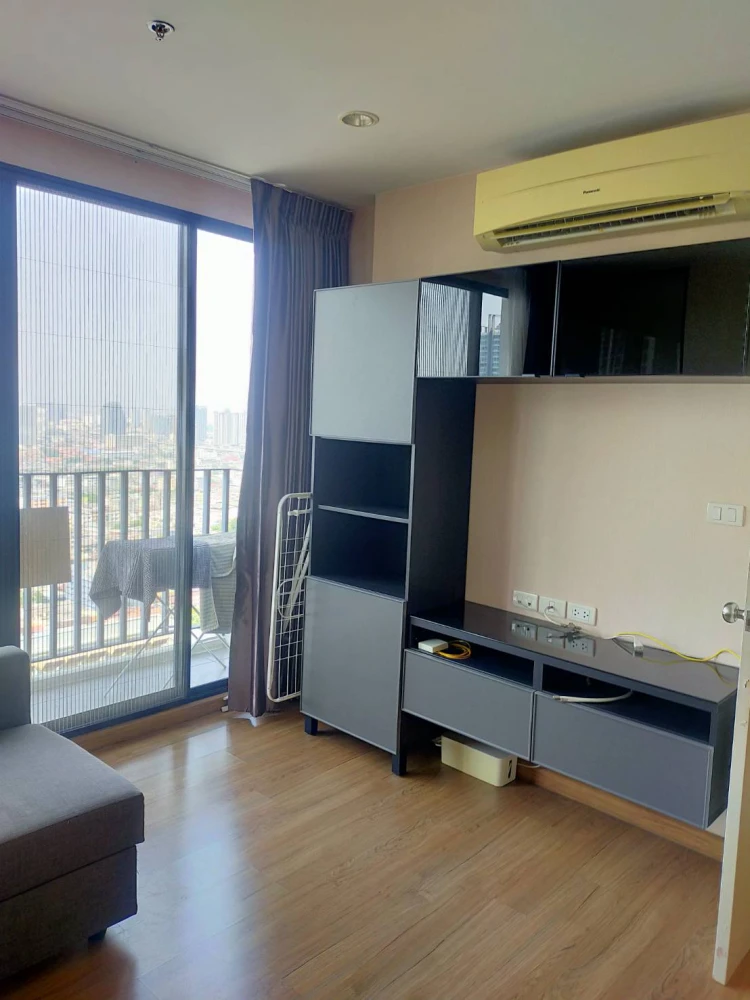 Urgent sale!! Condo The Tree Interchange, 2 bedrooms, 32nd floor, Chao Phraya River view, good price, hurry up and book now!!