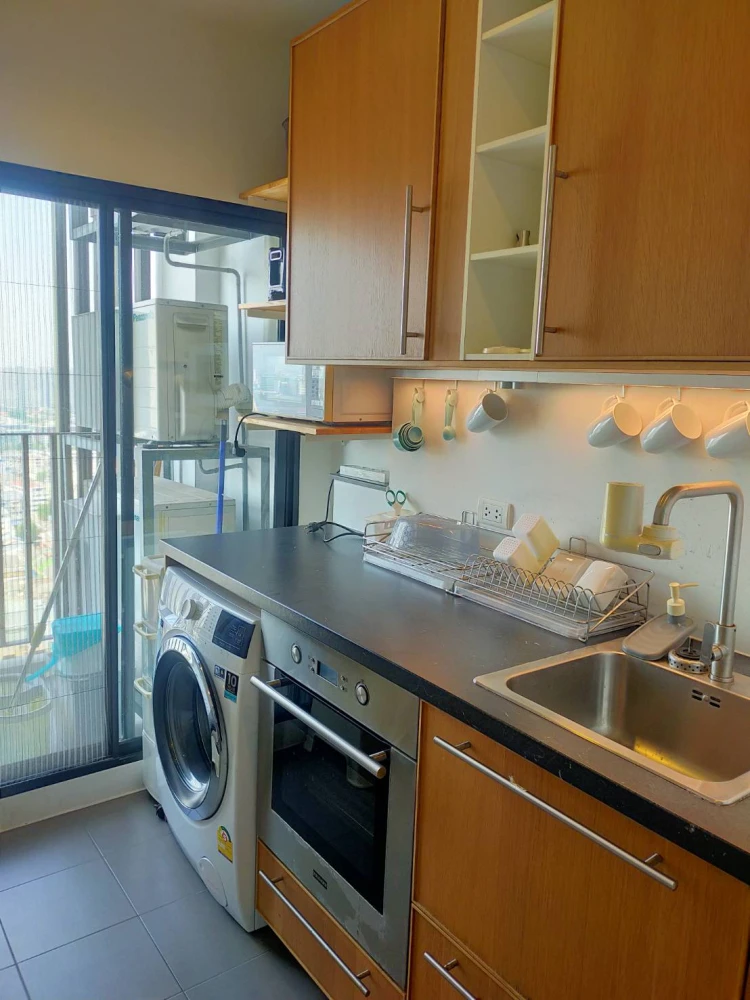 Urgent sale!! Condo The Tree Interchange, 2 bedrooms, 32nd floor, Chao Phraya River view, good price, hurry up and book now!!