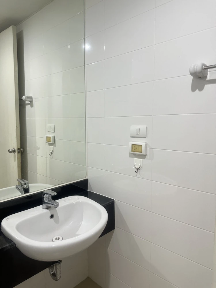 Urgent sale!! Condo The Parkland Ngamwongwan Krarai, beautiful room, fully furnished, ready to move in, good price, don't miss it!!