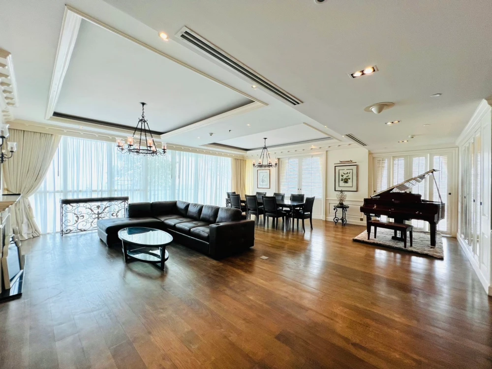 Urgent sale!! Condo The Pano, 41st floor, Building D, luxury condo with a stunning view of the Chao Phraya River. Don't miss it. Book now!!