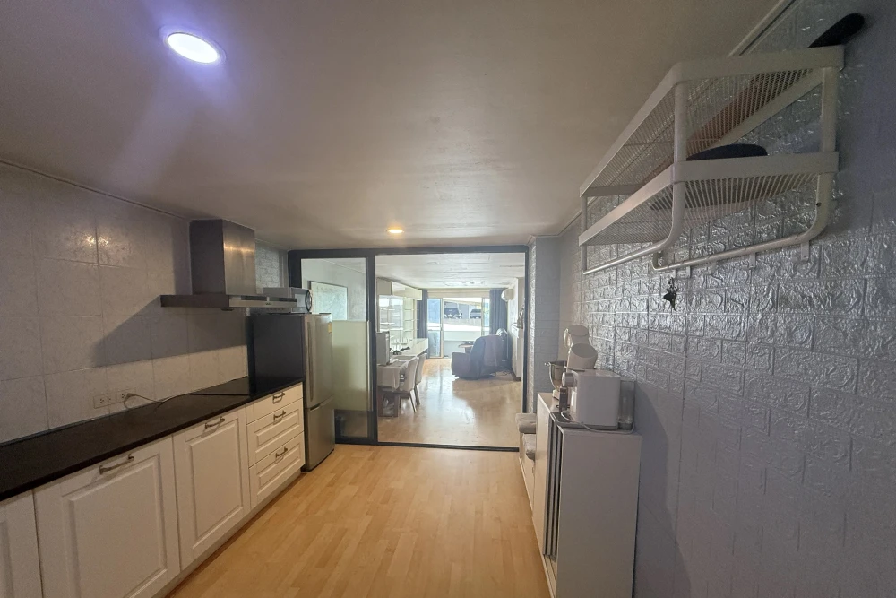 Urgent sale!! Condo at The Waterford Rama 4, 5th floor, fully furnished, ready to move in! Don't miss out!!