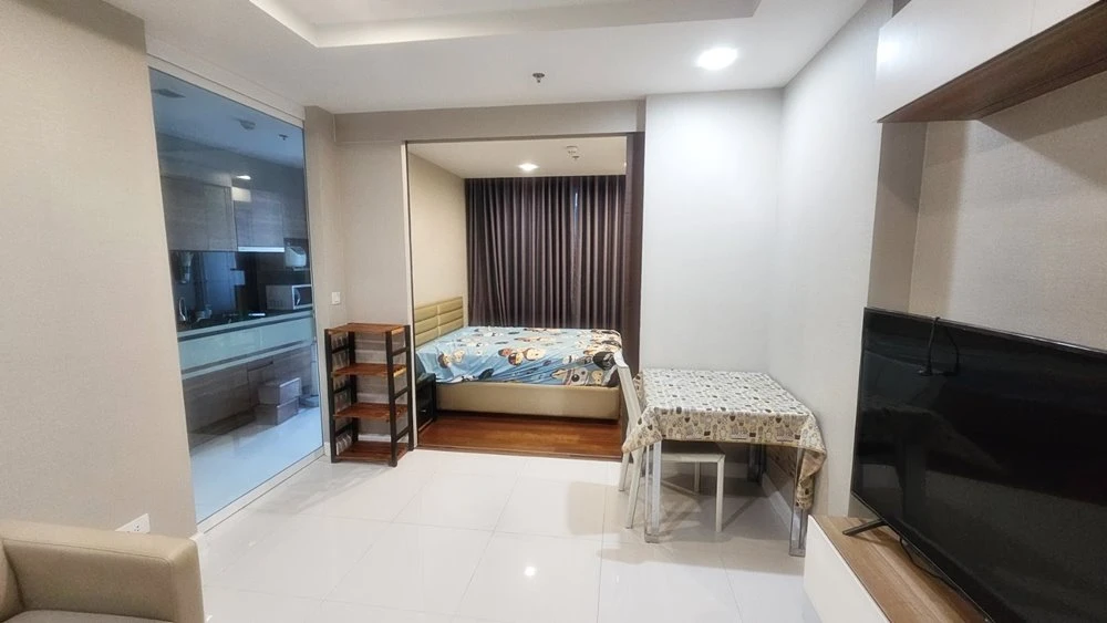 Urgent sale!! Condo The Metropolis, 9th floor, Building A, beautiful room, good location, good price, convenient transportation, don't miss it!!