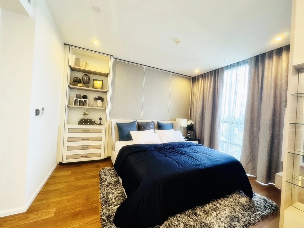 Urgent sale!! Condo The Bangkok Sathorn, 42nd floor, Building D, beautiful room, ready to move in, good price, hurry to book now!!