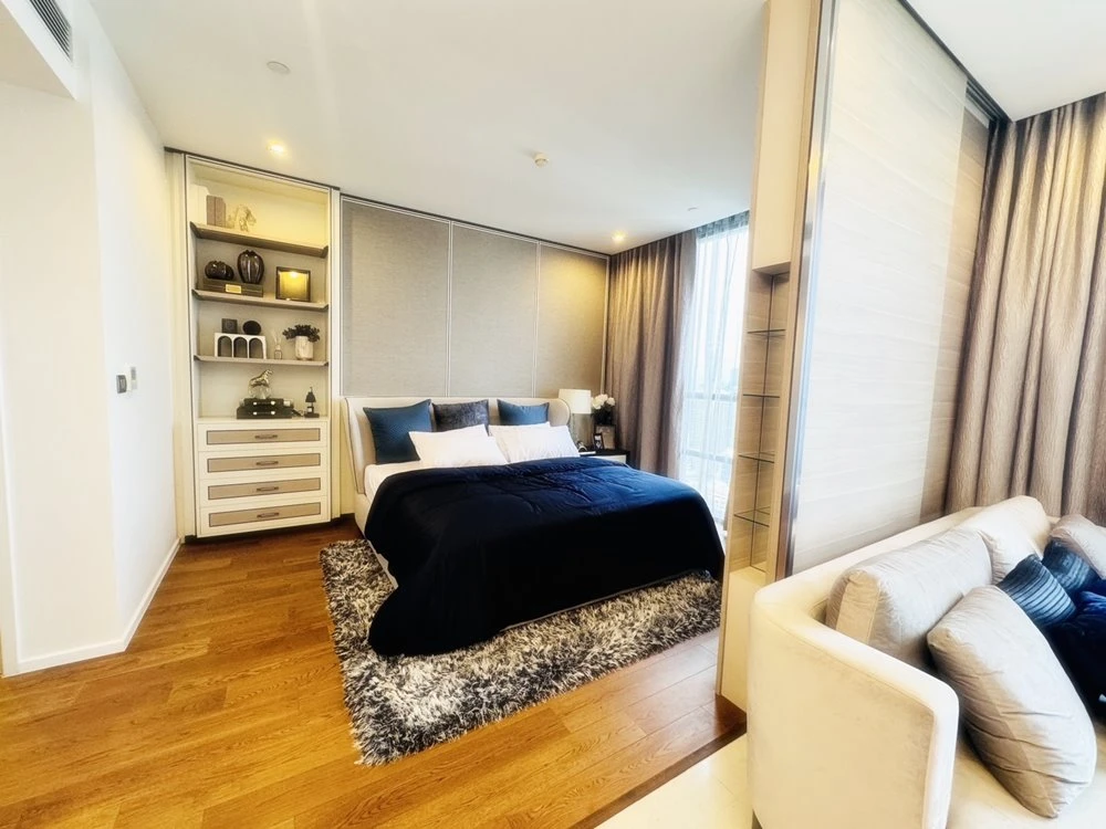 Urgent sale!! Condo The Bangkok Sathorn, 42nd floor, Building D, beautiful room, ready to move in, good price, hurry to book now!!