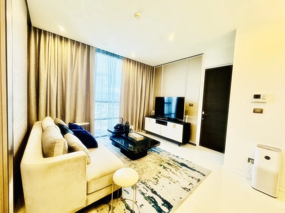 Urgent sale!! Condo The Bangkok Sathorn, 42nd floor, Building D, beautiful room, ready to move in, good price, hurry to book now!!