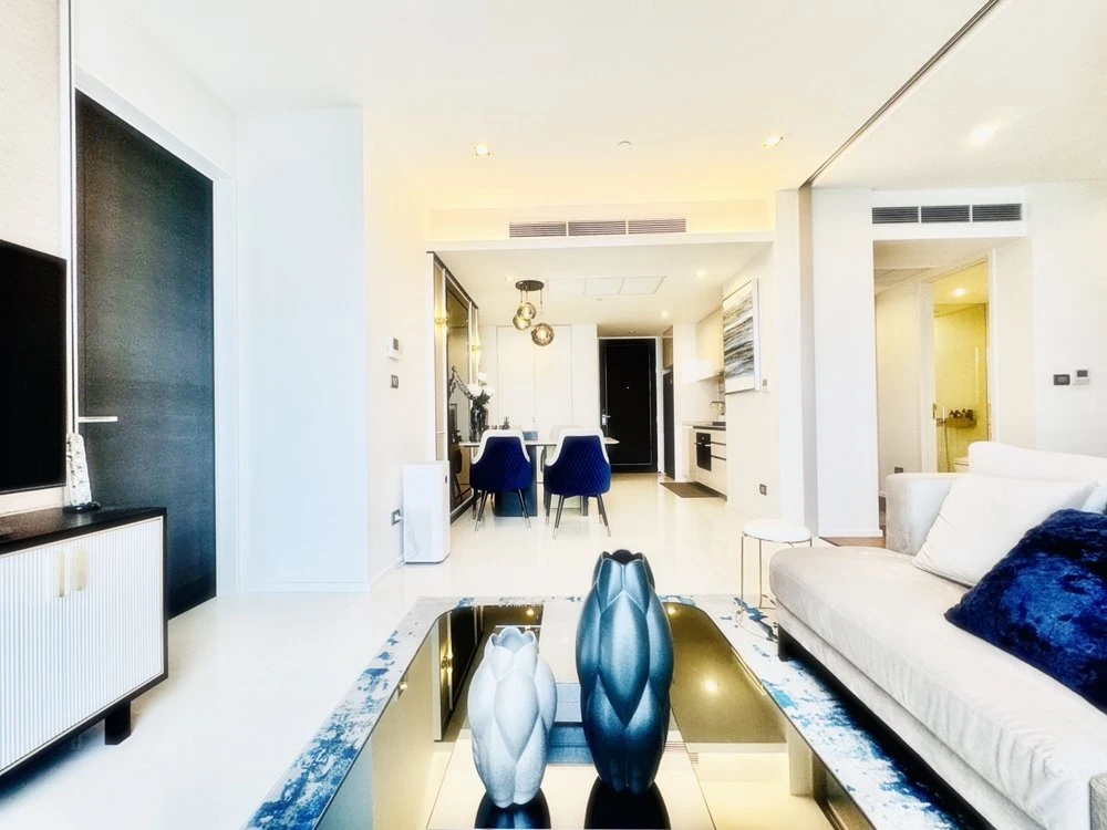 Urgent sale!! Condo The Bangkok Sathorn, 42nd floor, Building D, beautiful room, ready to move in, good price, hurry to book now!!