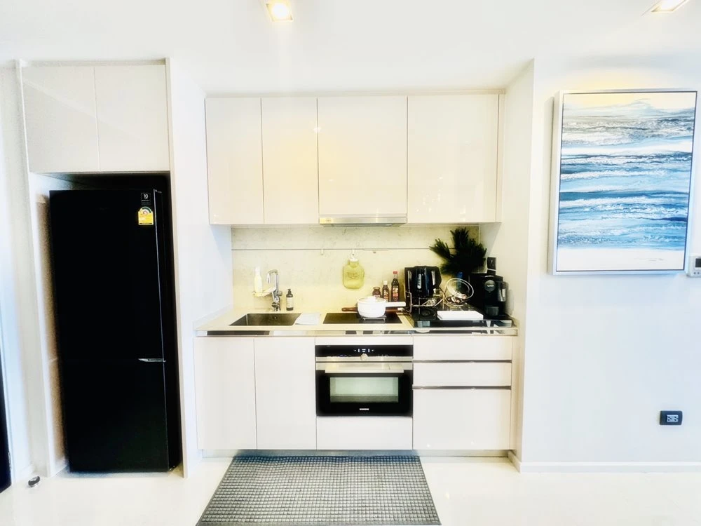 Urgent sale!! Condo The Bangkok Sathorn, 42nd floor, Building D, beautiful room, ready to move in, good price, hurry to book now!!