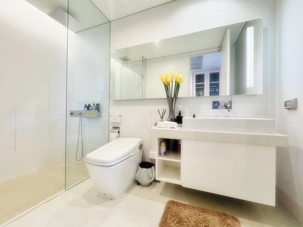 Urgent sale!! Condo The Bangkok Sathorn, 42nd floor, Building D, beautiful room, ready to move in, good price, hurry to book now!!
