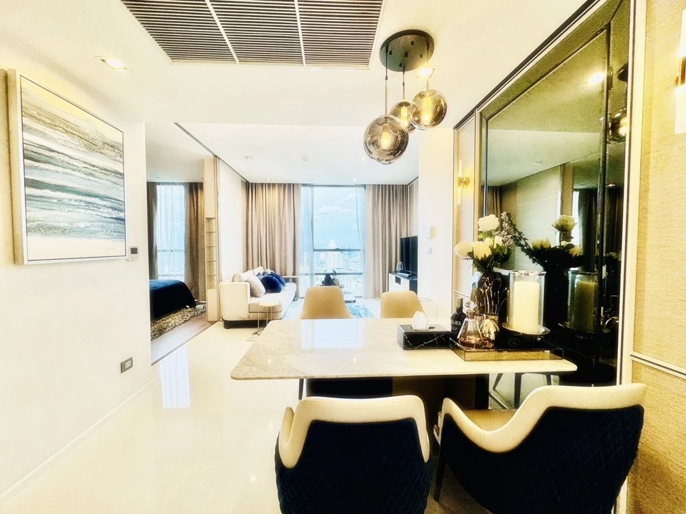 Urgent sale!! Condo The Bangkok Sathorn, 42nd floor, Building D, beautiful room, ready to move in, good price, hurry to book now!!