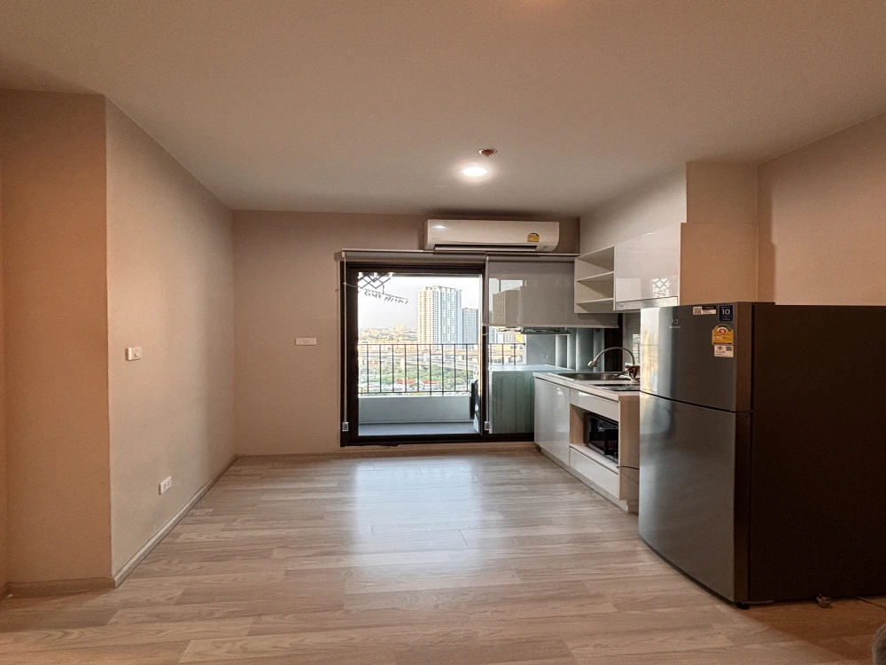 Urgent sale!! Condo The Privacy Rama 9, 18th floor, beautiful room, fully furnished, good price, don't miss it!!