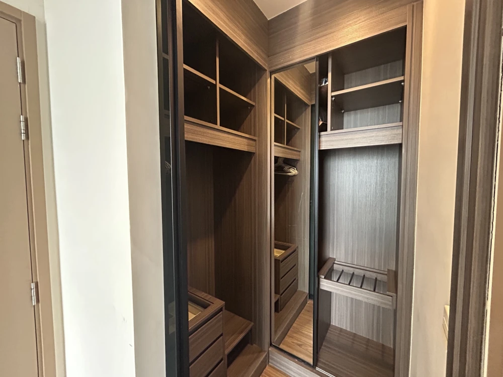 Urgent sale!! Condo The Line Sukhumvit 71, 12th floor, corner unit, fully furnished, ready to move in. Reserve now!!
