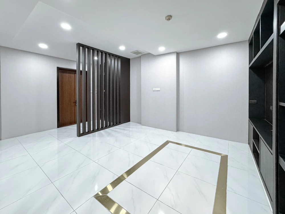 Condo for sale, The Kris 3, Ratchada 17, prime location, modern functions, get out of the car and step right into the room, very private + full Jacuzz