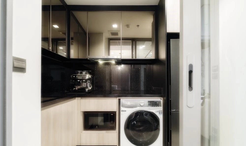 Urgent sale!! Condo The Line Ratchawithi, 22nd floor, beautifully decorated, fully built-in furniture, near BTS Ratchawithi, hurry and book now!!