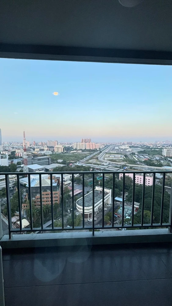 Urgent sale! Condo Belle Grand Rama 9, empty room, not too expensive. Room decorating lovers, don't miss out!
