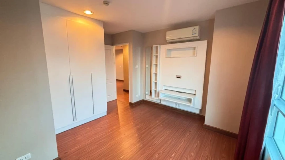 Urgent sale! Condo Belle Grand Rama 9, empty room, not too expensive. Room decorating lovers, don't miss out!