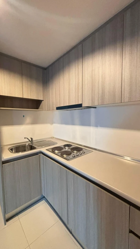 Urgent sale! Condo Belle Grand Rama 9, empty room, not too expensive. Room decorating lovers, don't miss out!