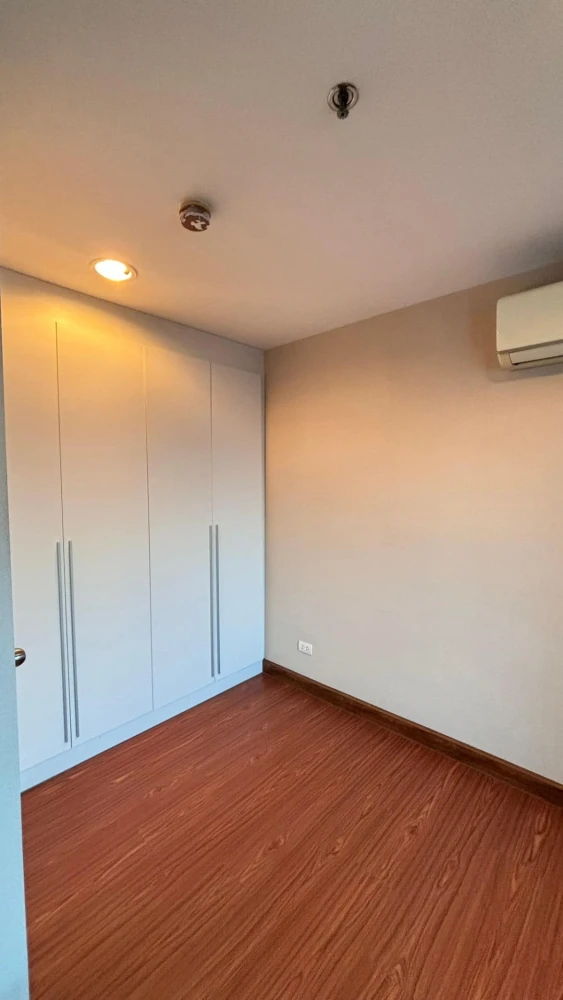Urgent sale! Condo Belle Grand Rama 9, empty room, not too expensive. Room decorating lovers, don't miss out!