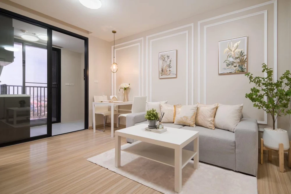 Condo for sale in Pela Wutthakat. Beautifully decorated room with a soothing white tone. Affordable price. Come and own it today!