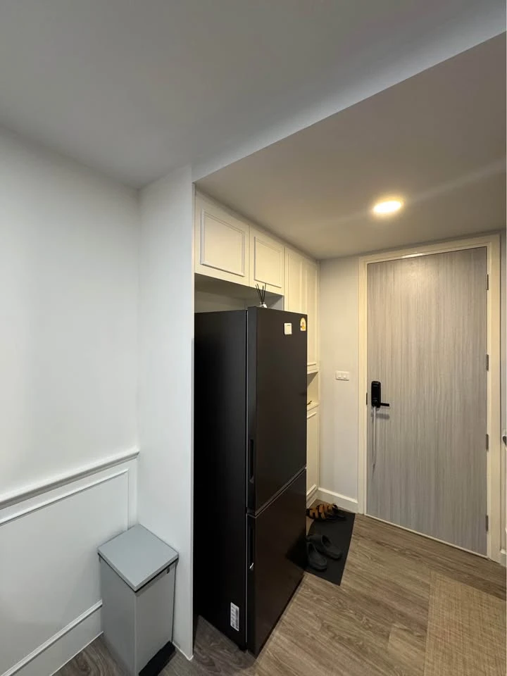 Urgent sale, Condo Flexi Sathorn - Charoen Nakhon, empty room, not expensive price, those who like to decorate rooms should not miss this.