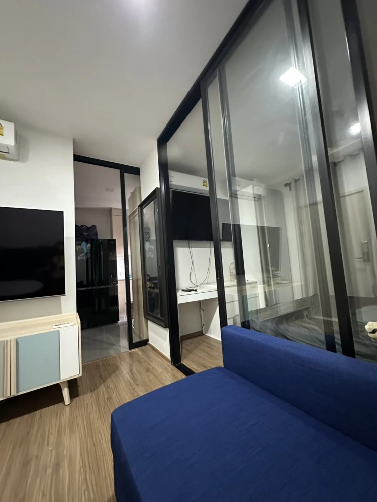 For Sale or Rent Urgent!! Metris Rama 9-Ramkhamhaeng Condo, 5th floor, fully furnished. Just bring your bags and move in! Don't miss out!!