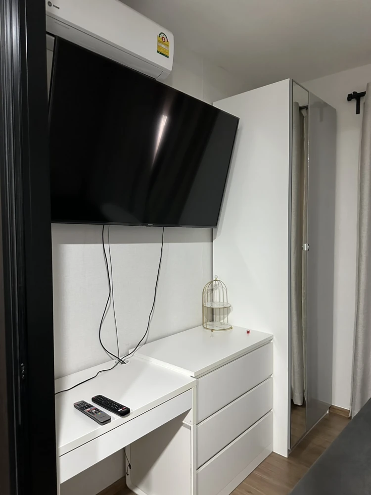 For Sale or Rent Urgent!! Metris Rama 9-Ramkhamhaeng Condo, 5th floor, fully furnished. Just bring your bags and move in! Don't miss out!!