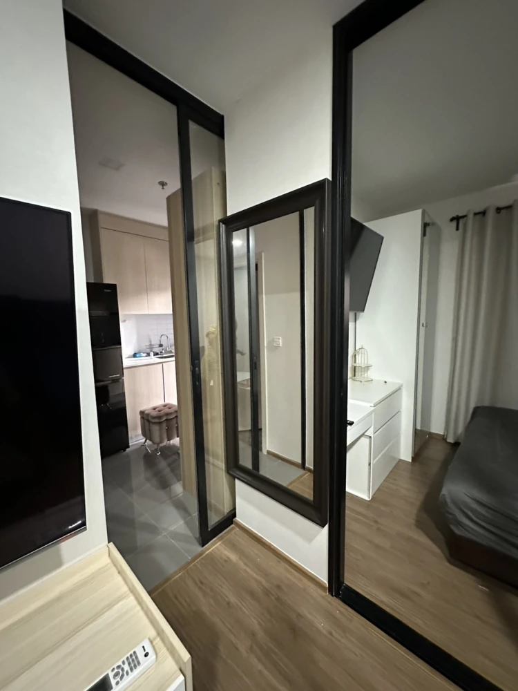 For Sale or Rent Urgent!! Metris Rama 9-Ramkhamhaeng Condo, 5th floor, fully furnished. Just bring your bags and move in! Don't miss out!!