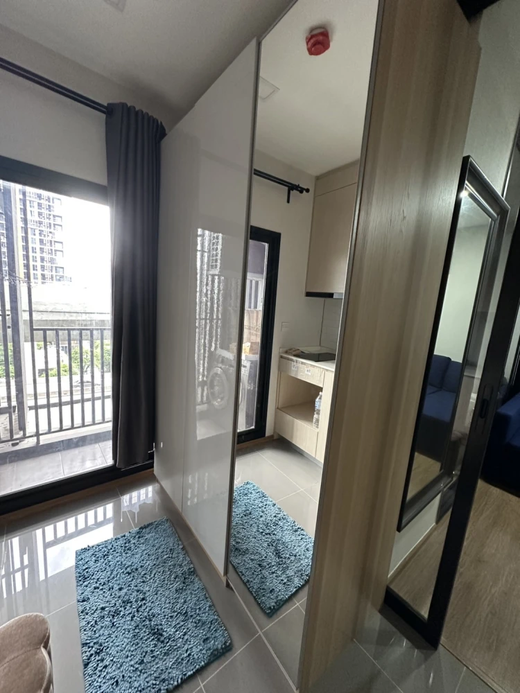For Sale or Rent Urgent!! Metris Rama 9-Ramkhamhaeng Condo, 5th floor, fully furnished. Just bring your bags and move in! Don't miss out!!