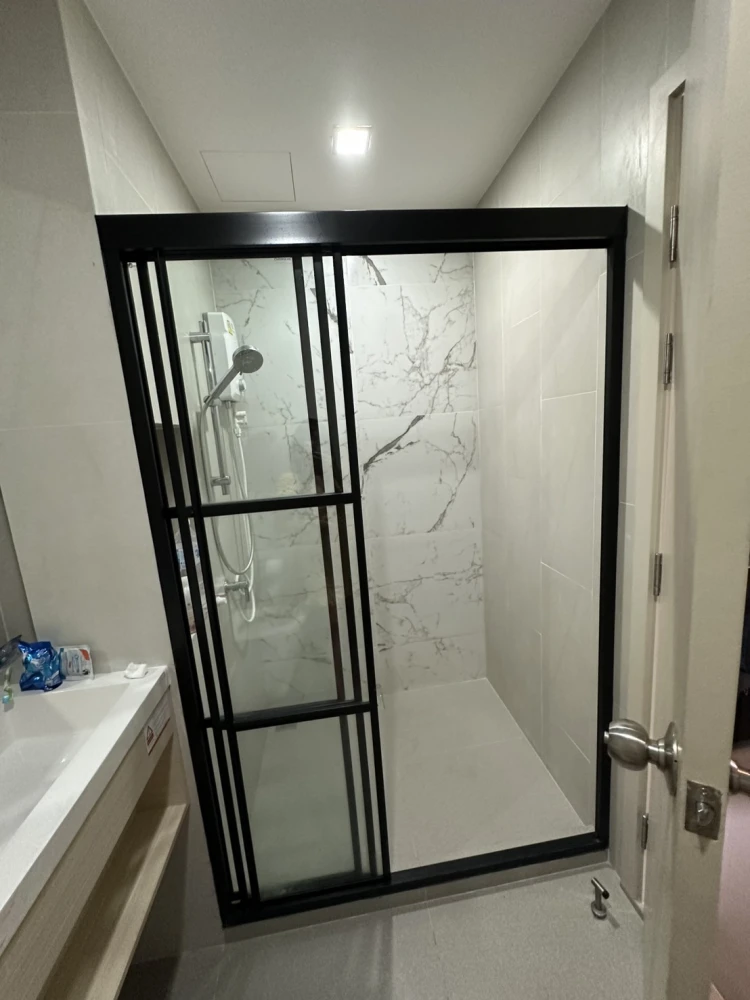 For Sale or Rent Urgent!! Metris Rama 9-Ramkhamhaeng Condo, 5th floor, fully furnished. Just bring your bags and move in! Don't miss out!!