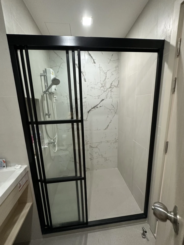 For Sale or Rent Urgent!! Metris Rama 9-Ramkhamhaeng Condo, 5th floor, fully furnished. Just bring your bags and move in! Don't miss out!!