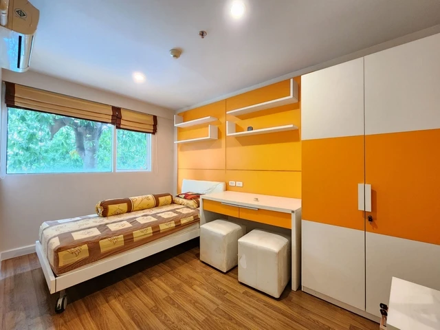 ขายด่วน!! คอนโด เมโทร พาร์ค สาทร ชั้น 2 วิวสระว่ายน้ำ ห้องกว้าง ตกแต่งสวย พร้อมเข้าอยู่ รีบย้ายเลย!!