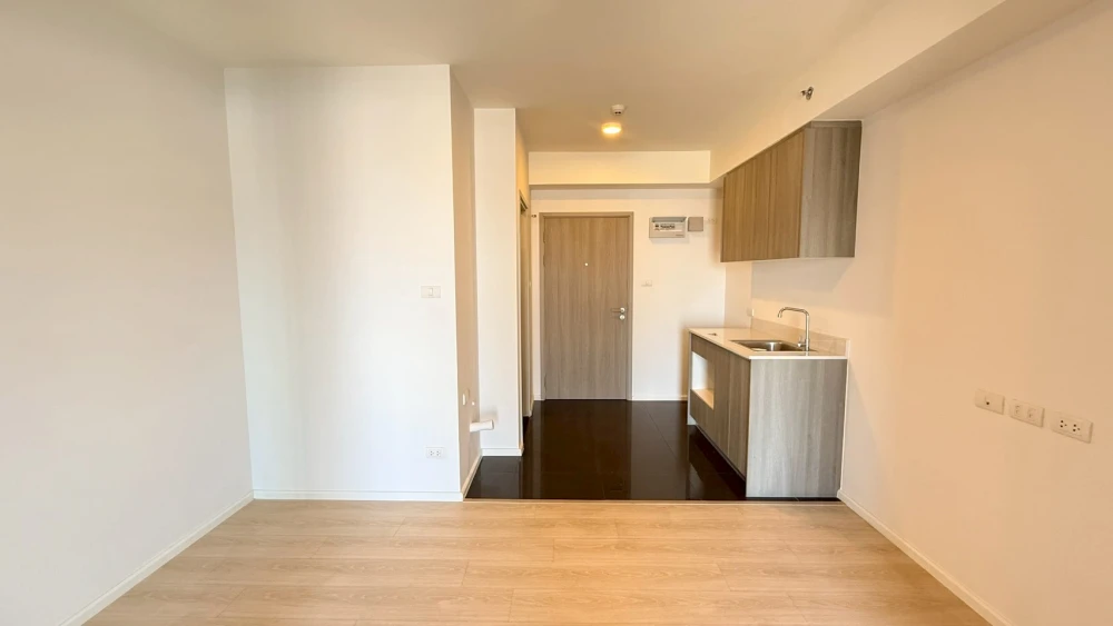 Urgent sale! A Space Mega Bangna condo, unfurnished unit, 21st floor, North facing, IKEA view. Amazing price! Don't miss out!