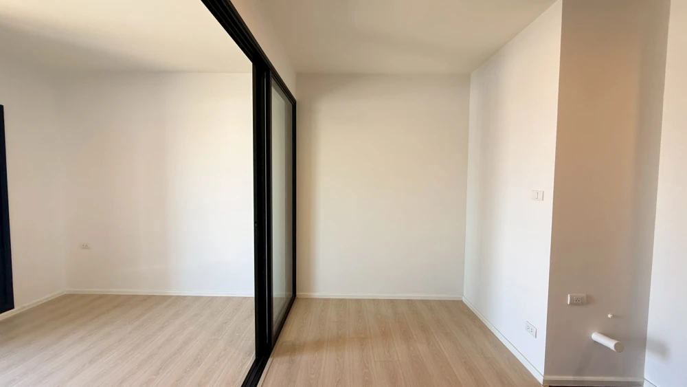 Urgent sale! A Space Mega Bangna condo, unfurnished unit, 21st floor, North facing, IKEA view. Amazing price! Don't miss out!
