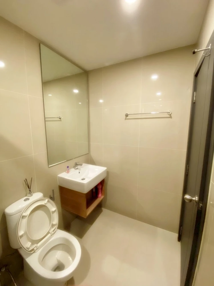 Urgent sale!! Condo Elio Del Nest, 19th floor, Building C, very beautiful room, ready to move in, good price, don't miss it!!