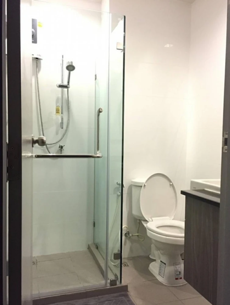 Urgent sale!! Chapter One Midtown Ladprao 24 Condo, 31st floor, high-rise view, beautiful room, fully furnished, ready to move in. Don't miss out!!