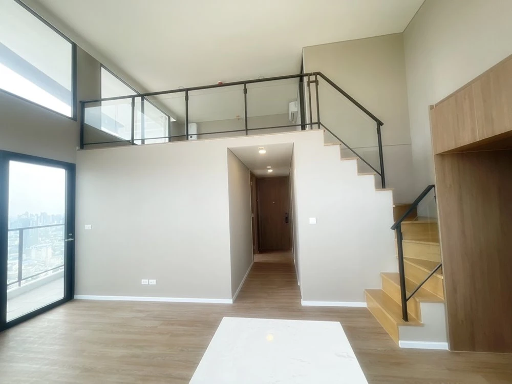 For sale, for rent!! Condo Landmark at MRT Station, 29th floor, Building B, beautiful room, good price, ready to move in, hurry up and book now!!