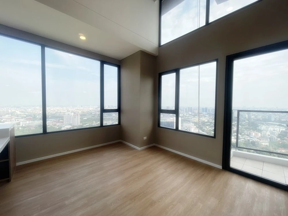 For sale, for rent!! Condo Landmark at MRT Station, 29th floor, Building B, beautiful room, good price, ready to move in, hurry up and book now!!
