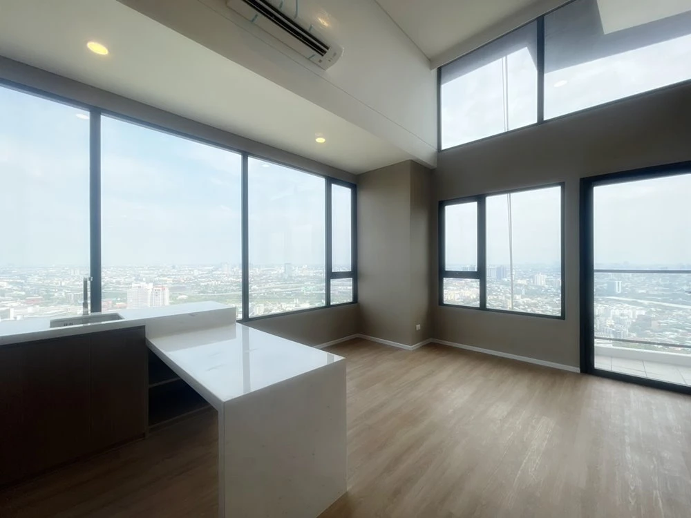 For sale, for rent!! Condo Landmark at MRT Station, 29th floor, Building B, beautiful room, good price, ready to move in, hurry up and book now!!