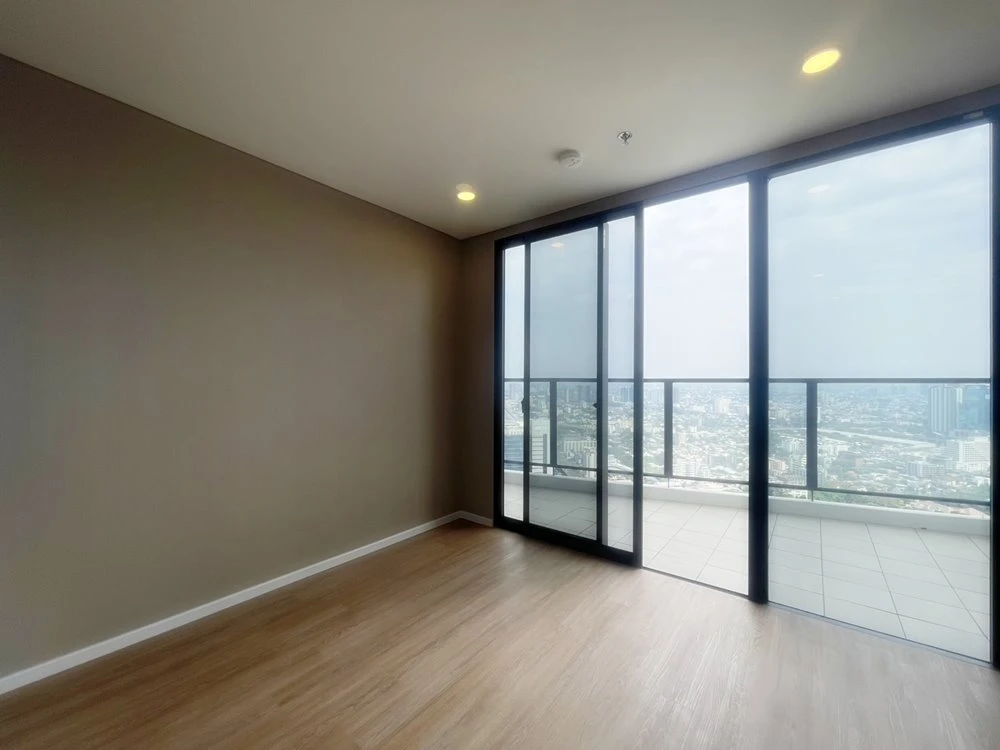 For sale, for rent!! Condo Landmark at MRT Station, 29th floor, Building B, beautiful room, good price, ready to move in, hurry up and book now!!