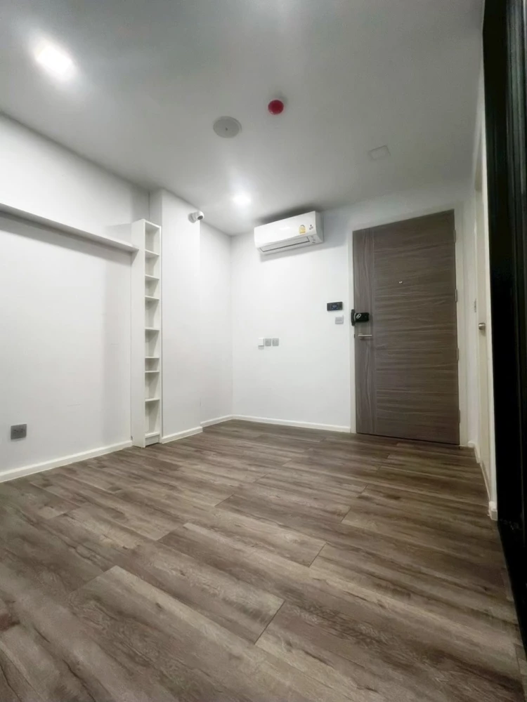 Urgent sale!! Condo Atmoz Ratchada-Huai Khwang, 5th floor (Corner room) meets all lifestyle needs perfectly. Hurry up and book now!!