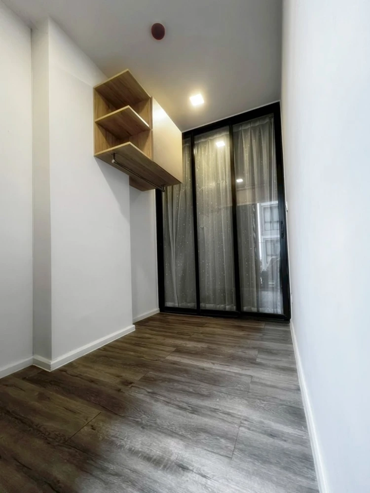 Urgent sale!! Condo Atmoz Ratchada-Huai Khwang, 5th floor (Corner room) meets all lifestyle needs perfectly. Hurry up and book now!!