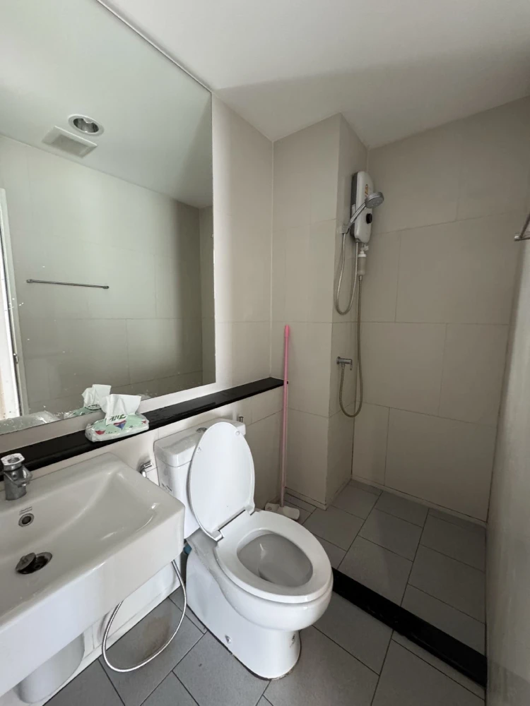 Urgent sale!! Condo Aspire Erawan, 30th floor, Building B, river view, beautiful room, good price, very suitable for investment, don't miss it!!