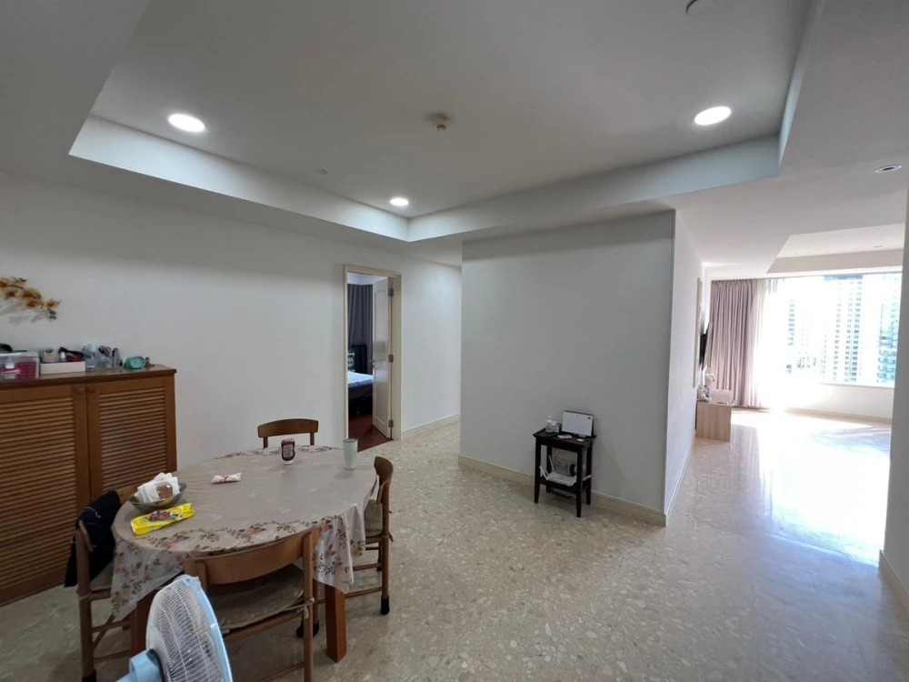 Urgent sale!! Condo Hampton Thonglor 10, 20th floor, beautiful room, beautiful view, condo in the heart of Thonglor, ready to move in, book now!!