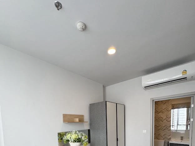 Urgent sale!! Condo Oka House Sukhumvit 36, 8th floor, beautiful unit, fully furnished, ready to move in. Don't miss out!!