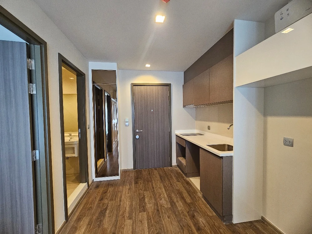 Urgent sale or rent!! Life Ladprao Valley Condo, 41st floor, Chatuchak Park view, beautiful room, ready to move in, don't miss out!!