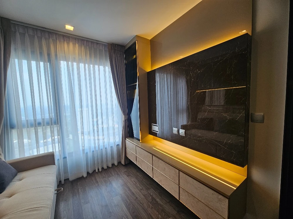 Urgent sale or rent!! Life Ladprao Valley Condo, 41st floor, Chatuchak Park view, beautiful room, ready to move in, don't miss out!!