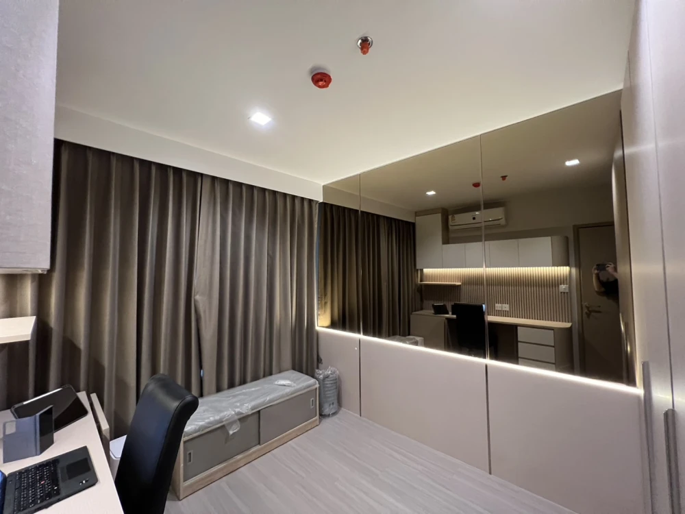 ขายด่วน!! คอนโด ไลฟ์ สาทร - เซียร์ร่า ห้องสวย บิ้วอินแนว Luxury- Modern สวยมาก พร้อมอยู่ จองเลย!!