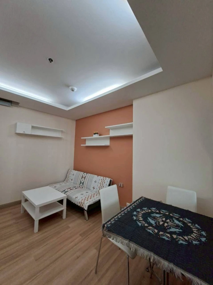 Urgent sale!! Condo Life @ Phahon-Ari, newly renovated room, ready to move in, don't miss it!!