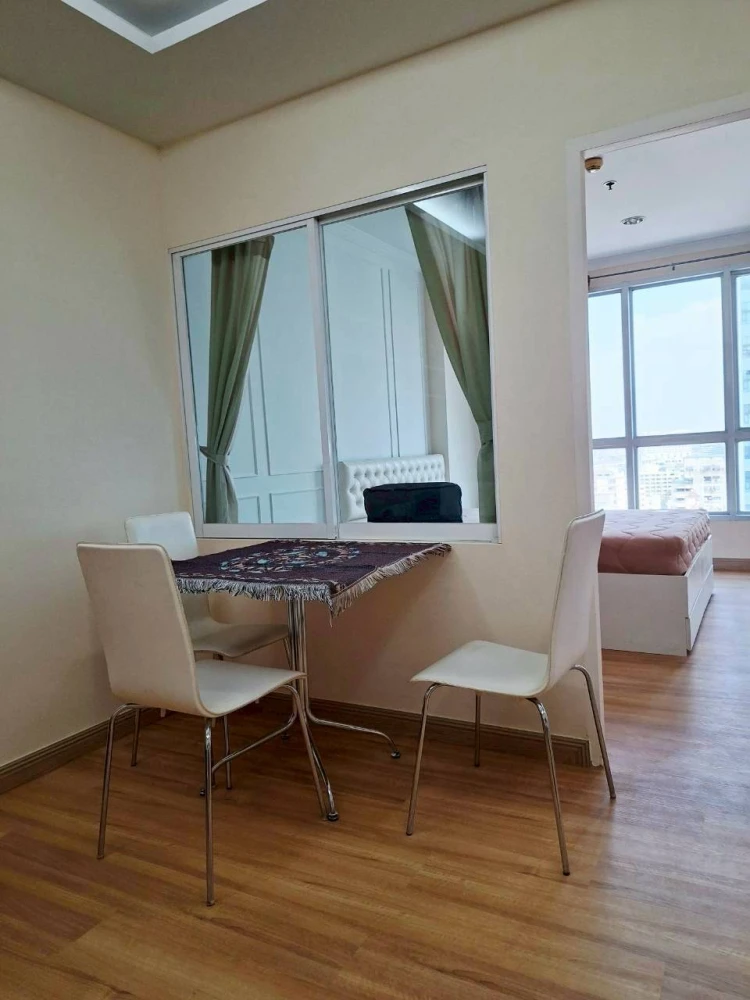 Urgent sale!! Condo Life @ Phahon-Ari, newly renovated room, ready to move in, don't miss it!!