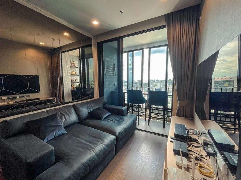 ให้เช่า ขายด่วน!! คอนโด ไอดีโอ คิว วิคตอรี่ ชั้น 34 ห้องมุม ห้องสวย แต่งห้องสไตล์ Modern luxury ห้ามพลาด!!