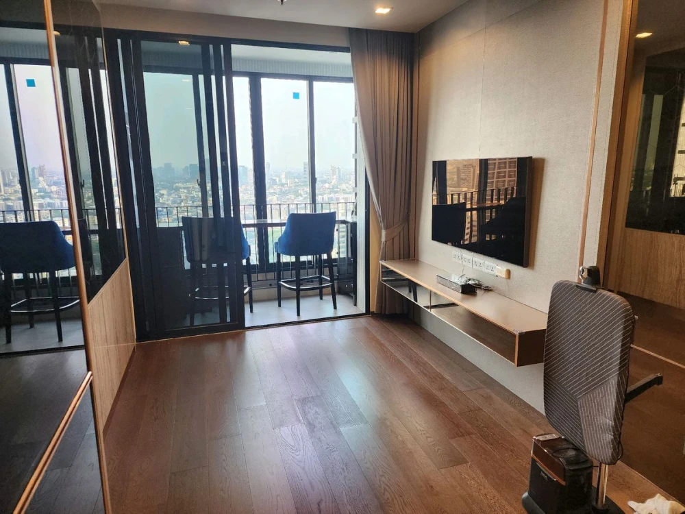 ให้เช่า ขายด่วน!! คอนโด ไอดีโอ คิว วิคตอรี่ ชั้น 34 ห้องมุม ห้องสวย แต่งห้องสไตล์ Modern luxury ห้ามพลาด!!
